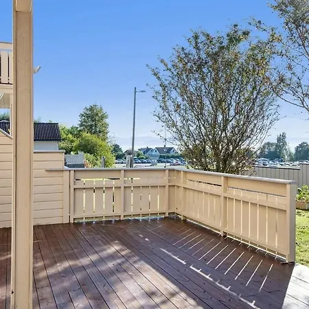 For Travleres And Aker Solutions