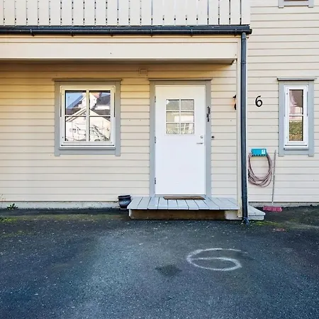 For Travleres And Aker Solutions